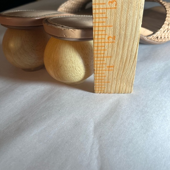 BAR III Beige Spherical Heel Cally Artsty vacation Slip On Sandals 8.5 - Picture 8 of 9